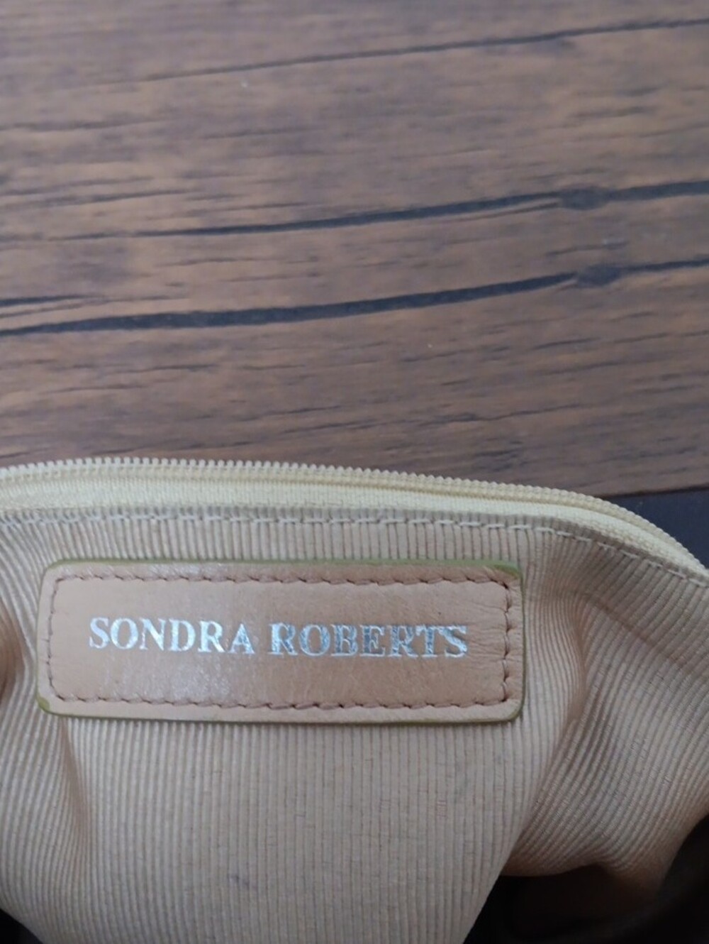 Sondra Roberts Croc-Embossed Shoulder Bag in Camel. - Picture 6 of 8